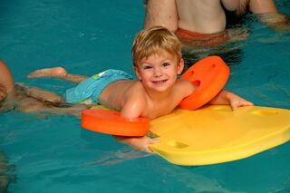 Schwimmbrett SURF 1050x550x38 mm für Kinder und Erwachsene Orange